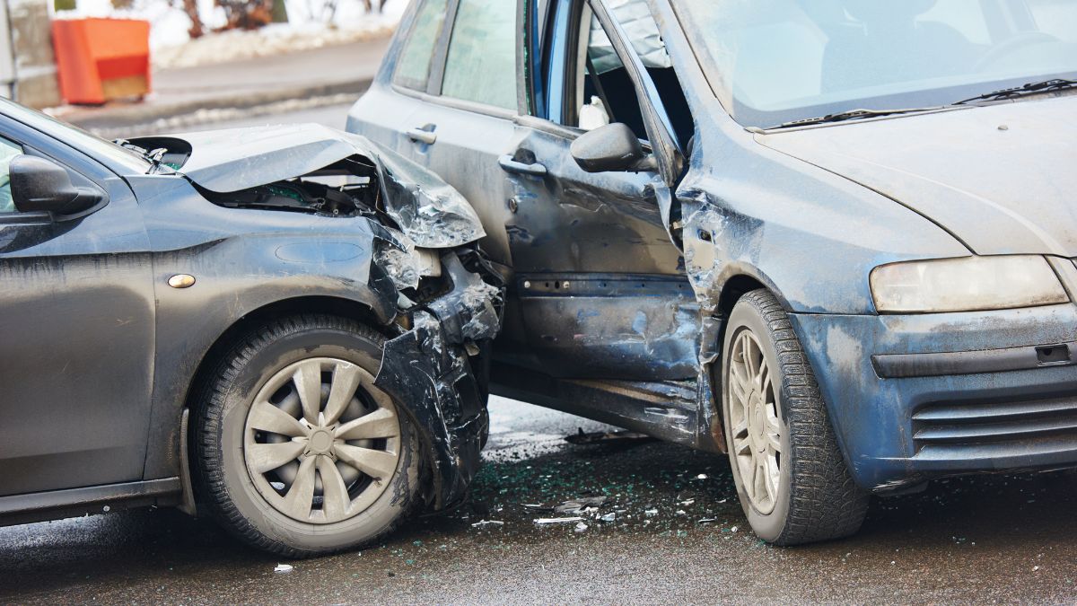 Don’t Get Tricked: How to Spot Flooded or Accident-Damaged Cars in Kenya Before You Buy