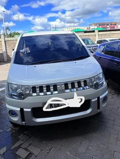 Mitsubishi Delica 2015 Petrol