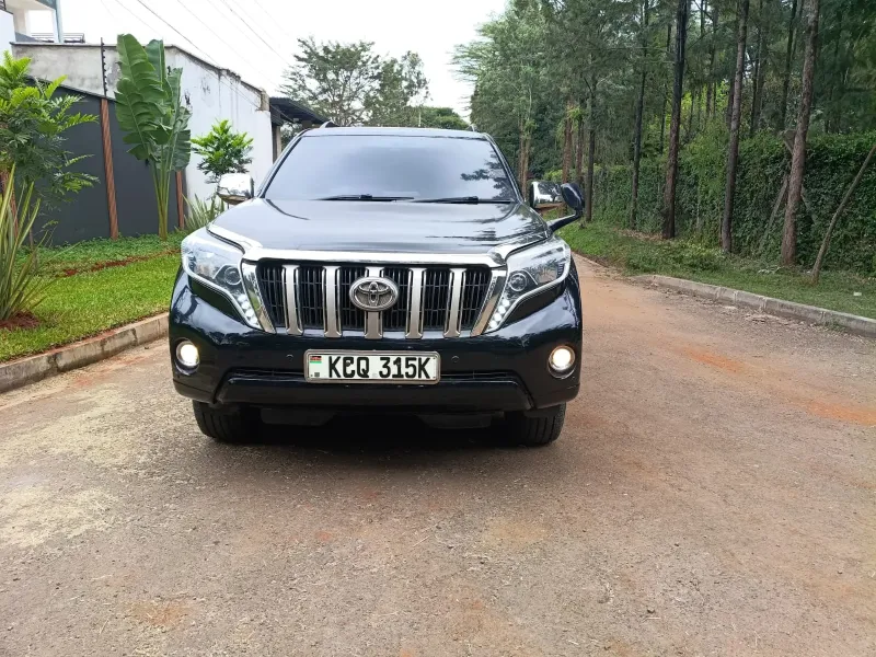 Toyota Prado 2011 Petrol