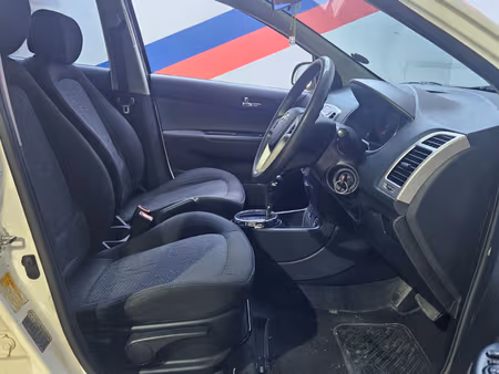 Thumbnail 6 - Hyundai i20 2011 Petrol