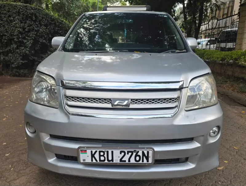 Toyota Noah 2005 Petrol