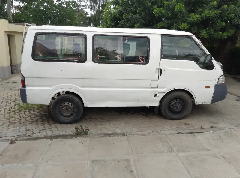 Mazda Bongo 2009 Petrol